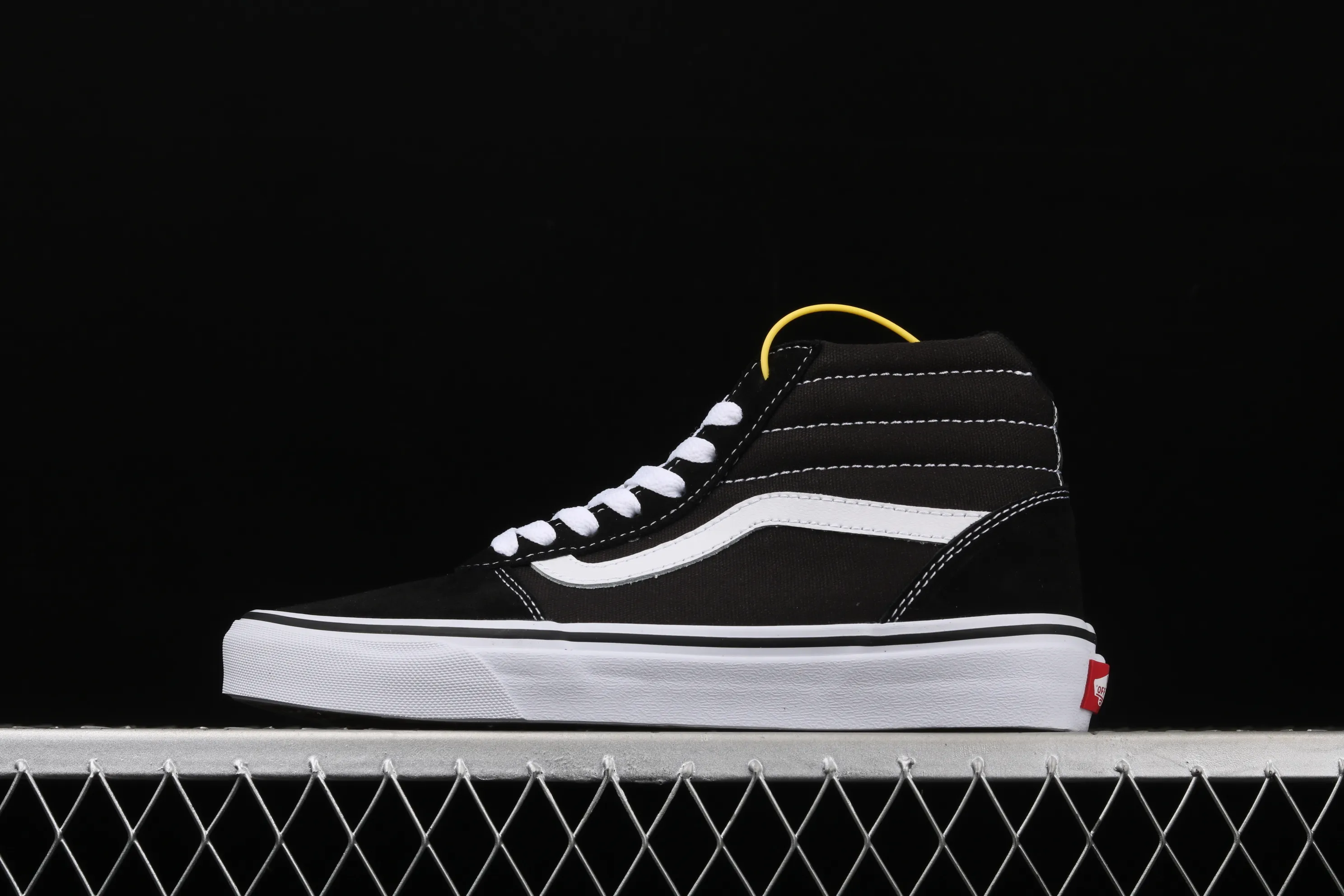 All categories Vans Vans series Vans Hi Vans high-top Vans Ward Hi sports and leisure series new black and white evergreen high-top casual sneakers VN0A36ENC4R